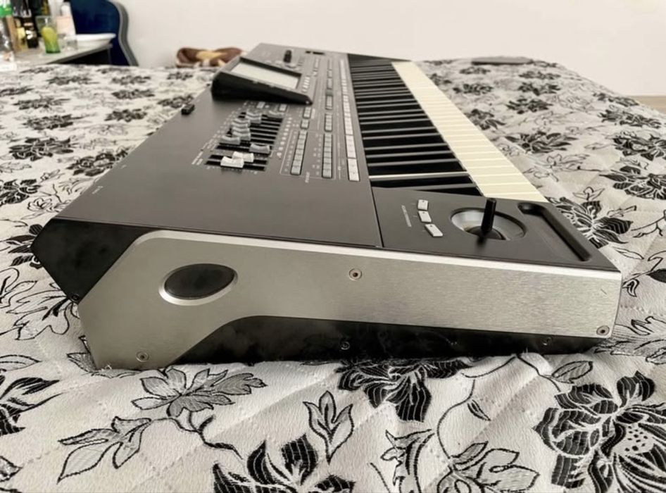 Продавам Korg Pa3X