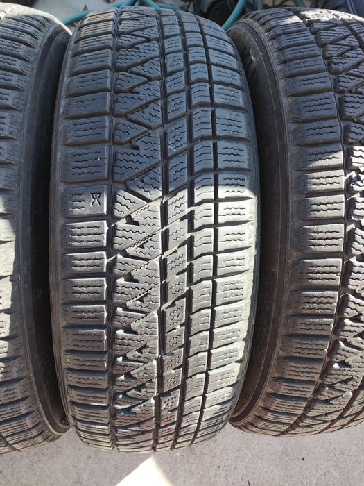 215/65/17 KUMHO Winter