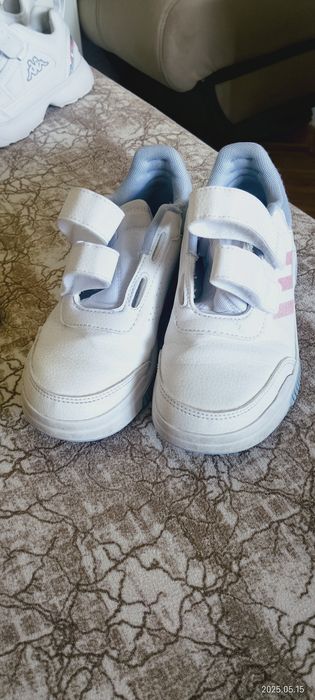 Маратонки за момиче Adidas