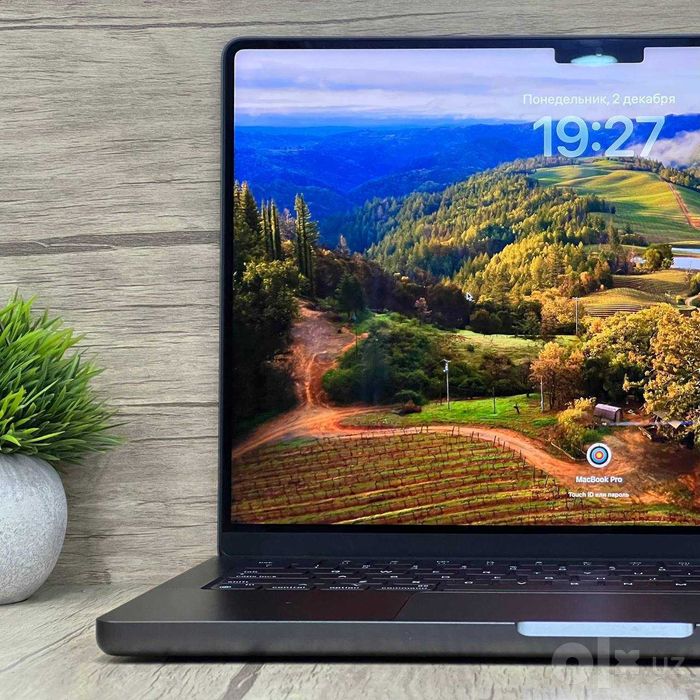 как новый MacBook Pro 14” M3 Pro/ 18Gb / 1Tb Black