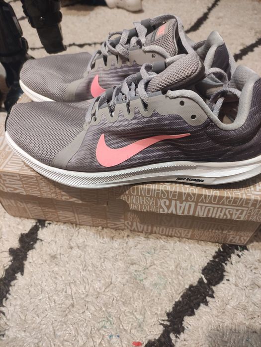 Adidași Nike mărimea 39