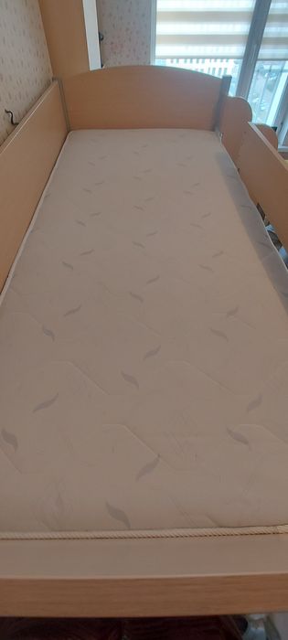 Продам двухьяростную кровать