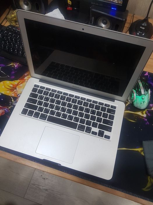MacBook Air 11-inch 2015 Korea
Всё хорошо только батарейку на