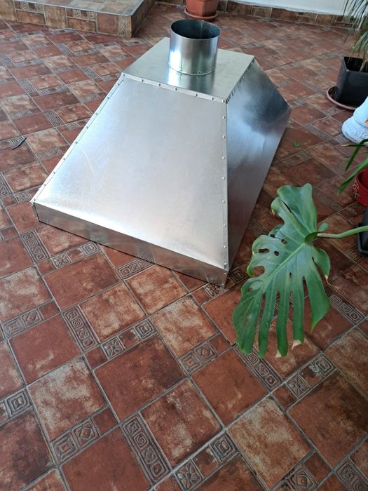 Hote din tabla de inox sau zincata