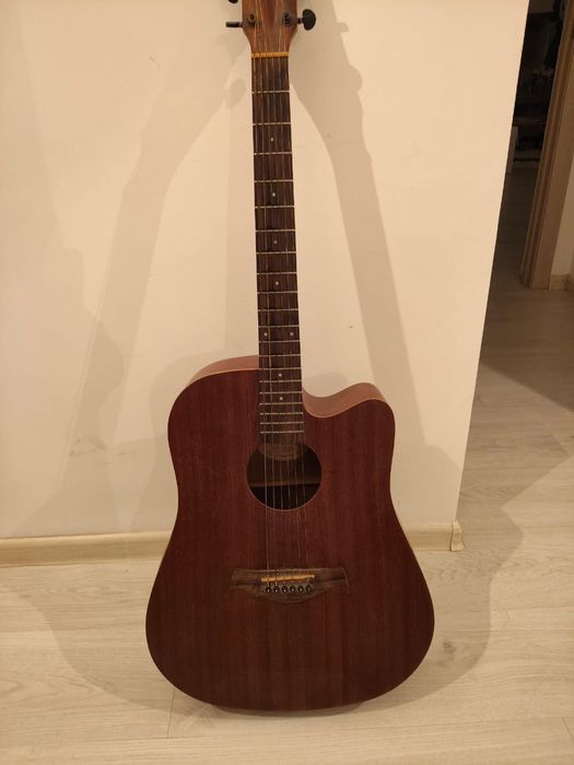 Акустическая гитара