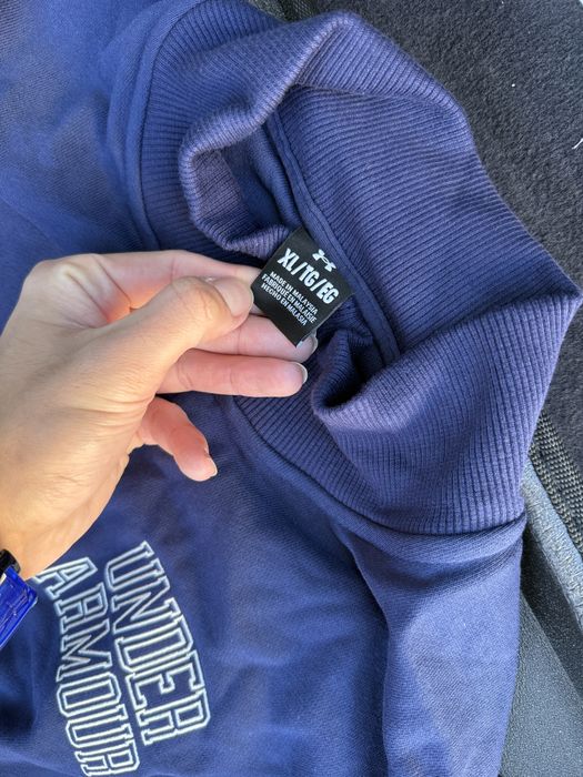 суичър Under Armour