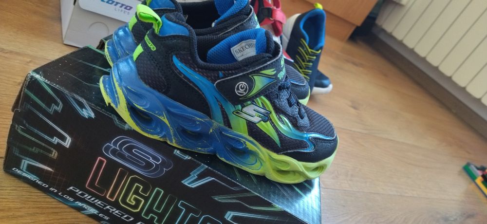 Маратонки светещи Skechers, Lotto, Reebook, боти 32/44/35 номер