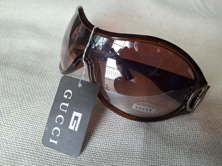 Продавам дамски маркови очила