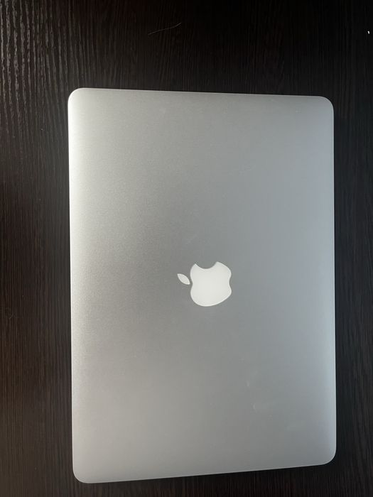 Apple MacBook Air 13” (2017)