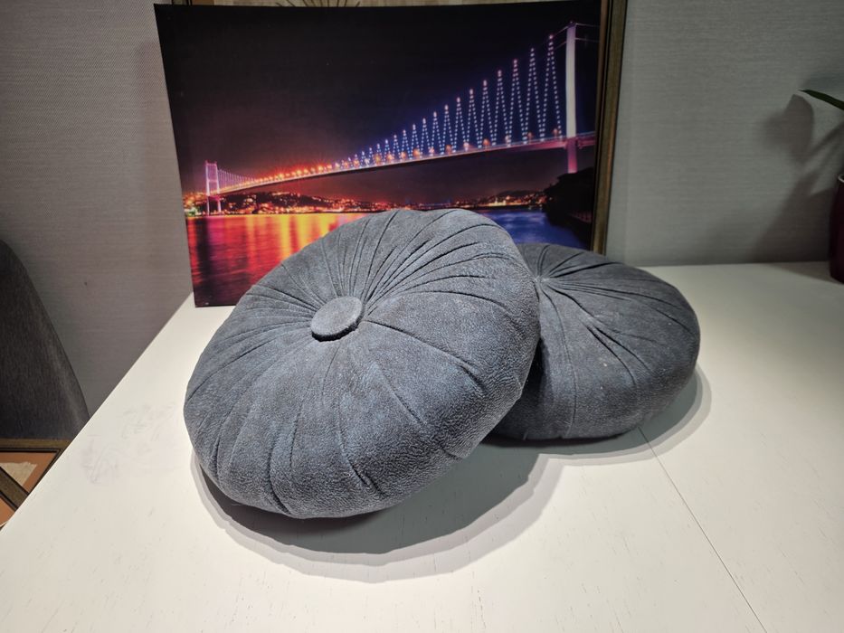 Диванные подушки (х2)