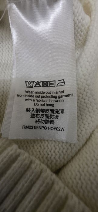 Pulovăr  Lv măsură L model nou superb..