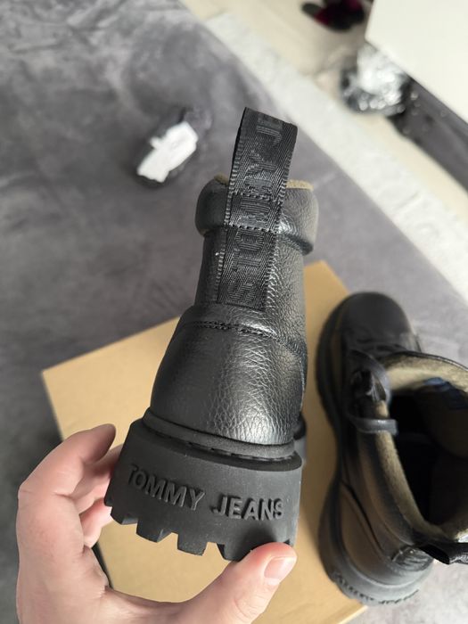 Tommy Jeans LaceUp bocanci/ghete  din piele neagra marime  40 noi