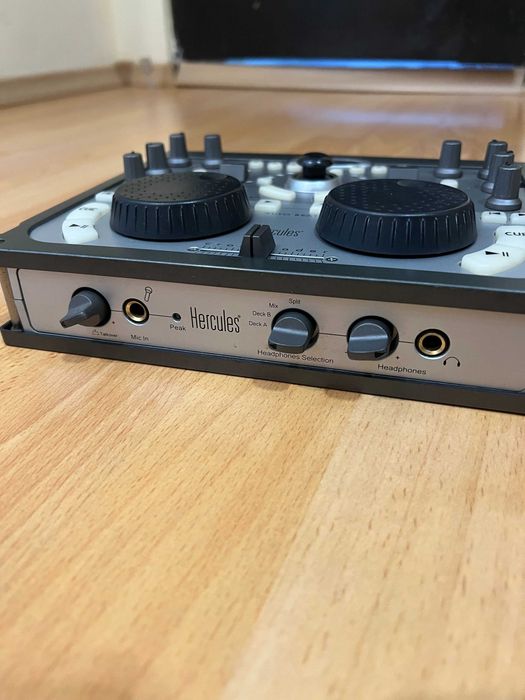 DJ контролер Hercules