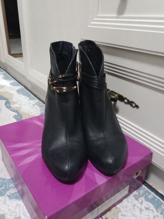 Полусапожки на каблуке