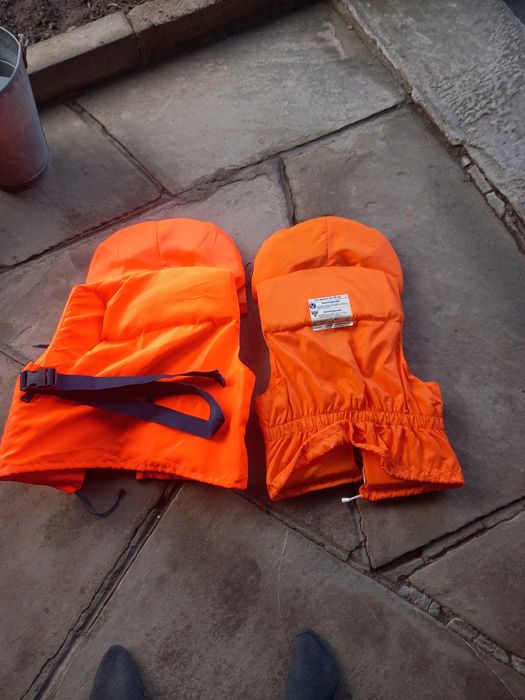 Спасителни жилетки Delfin Norway 40-60 kg 100 N