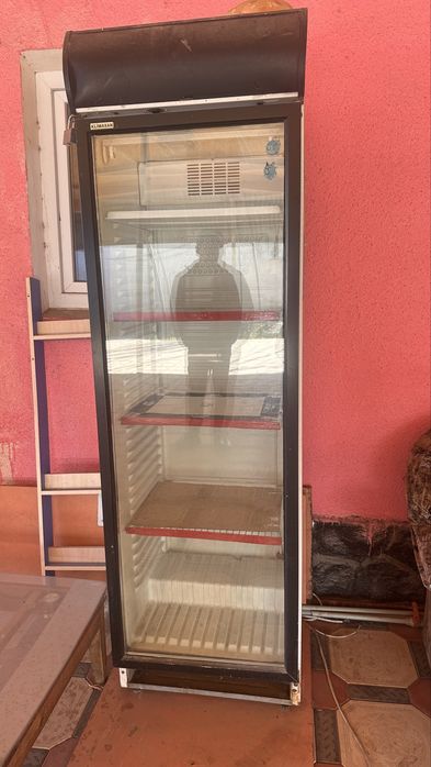 Холодильник для магазина