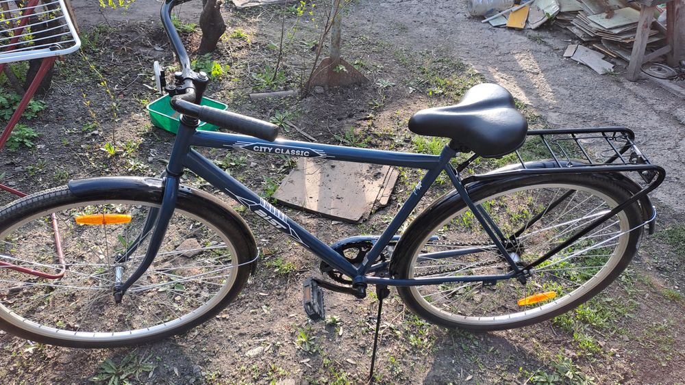 Продается велосипед Айст новый.