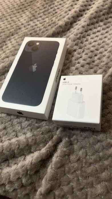 Продавам iPhone 13 128GB