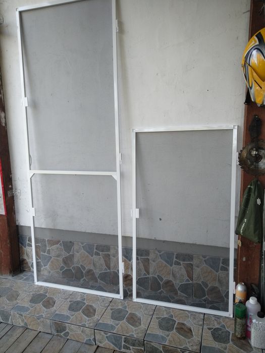 Plase insecte la comandă. Reparatii, reglaje termopane, uși, ferestre.