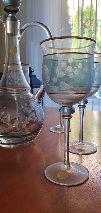Vand set pahare vin si carafa, handcrafted cristal, 700 lei