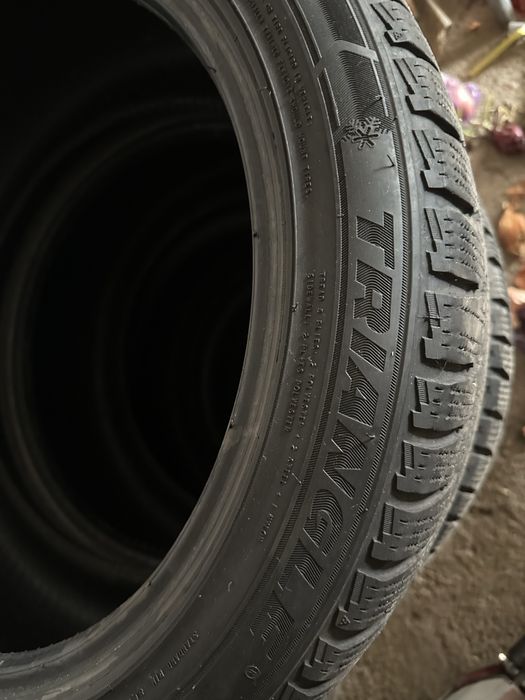 Продам шины 235/45/18