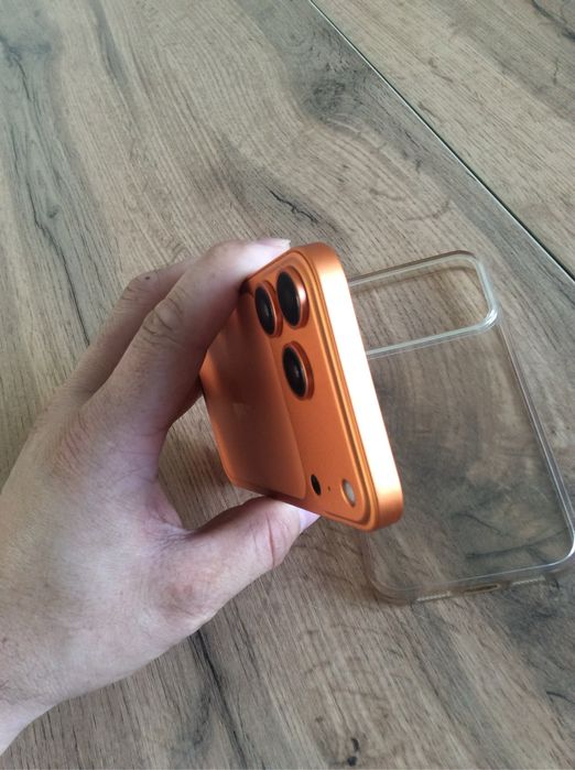 iPhone 11 Внутри — 11. Снаружи — уже 17 Pro