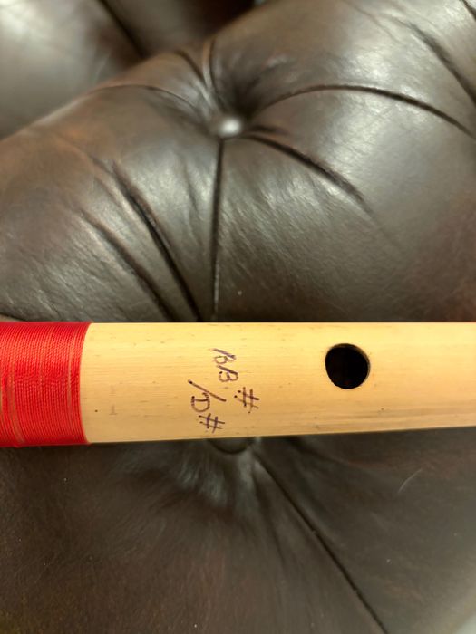 Професионална флейта Бансури, закупена от Индия.