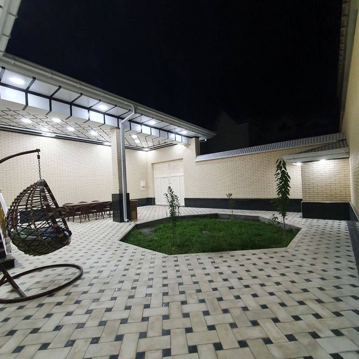 Hovli sotiladi 3 sotok yevrodom  Motrit.