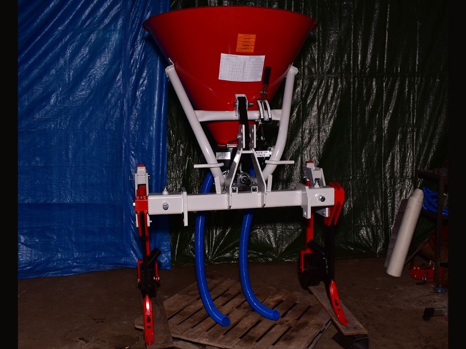 Торачка със продълбочител 500 литра фуния.