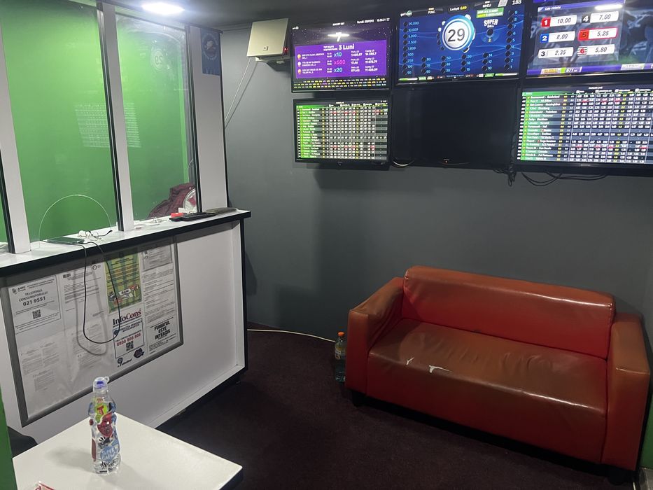 Vand spatiu comercial  aprtament