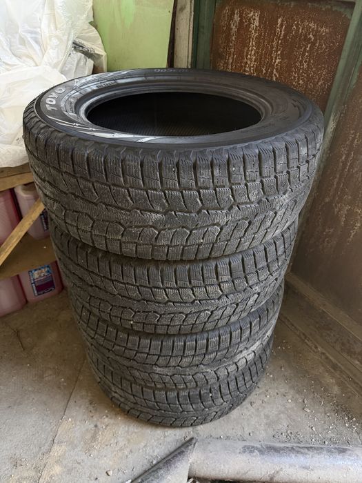 265/60/18 Toyo зимние