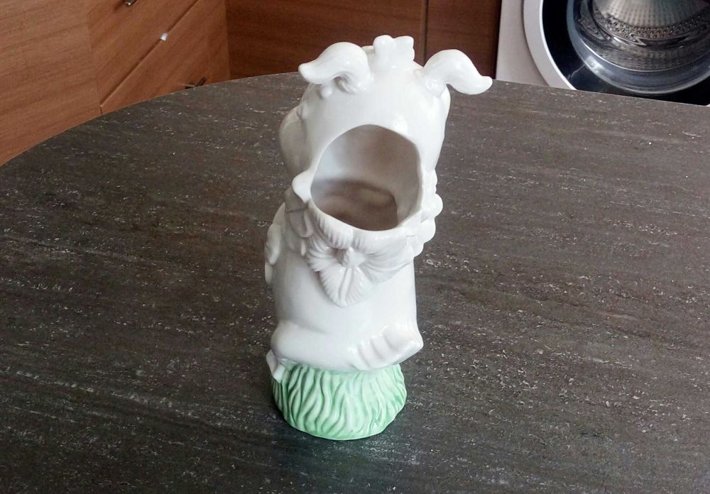 Фарфоровая фигурка утёнка.