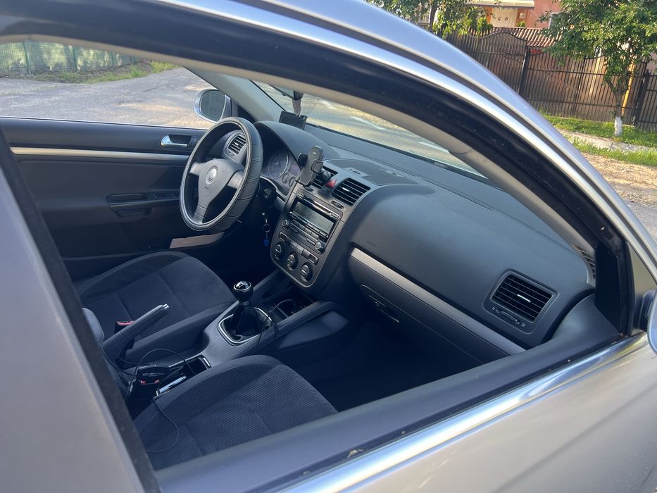 Vand Volkswagen Jetta 1.6 Benzina