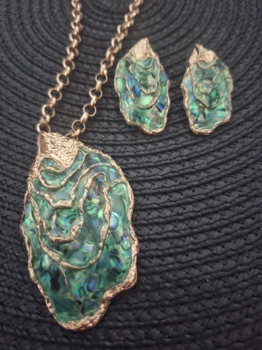 Set colier 7 cm si cercei 3.5 cm abalone placat cu aur