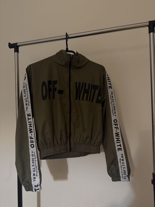 различни модели дамски връхни