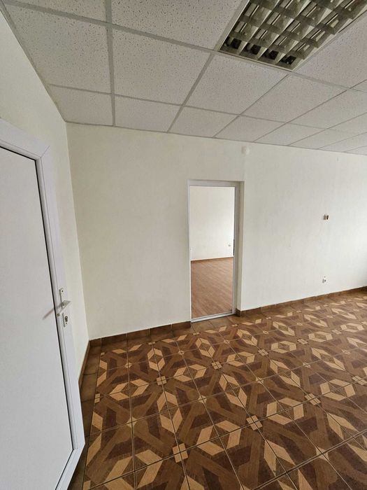 Închiriez birou 40 mp – parter, două încăperi