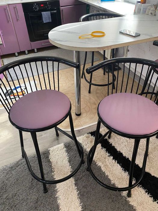 Кухонный гарнитур со столом и стульями