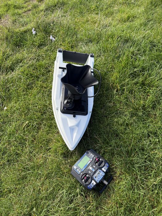 Лодка за захранка