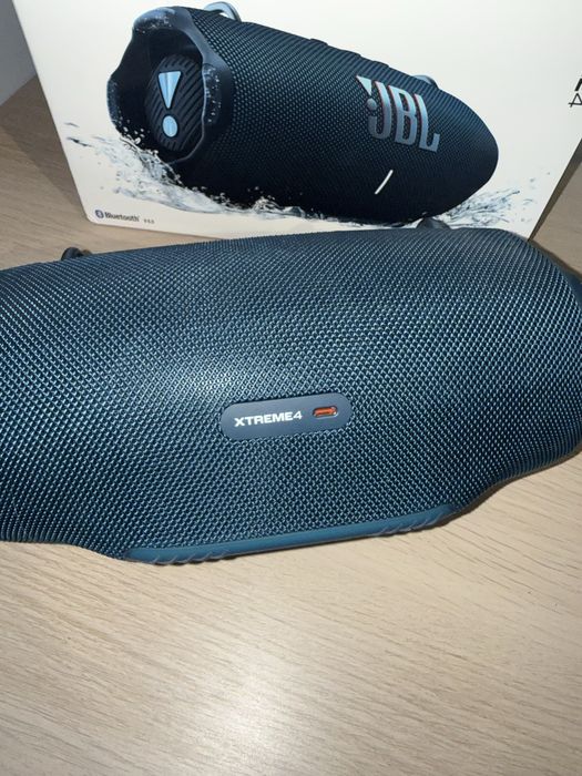 JBL  xtreame 4 blue