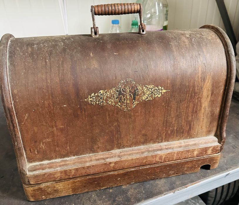 Антична шевна машина Singer модел 28K