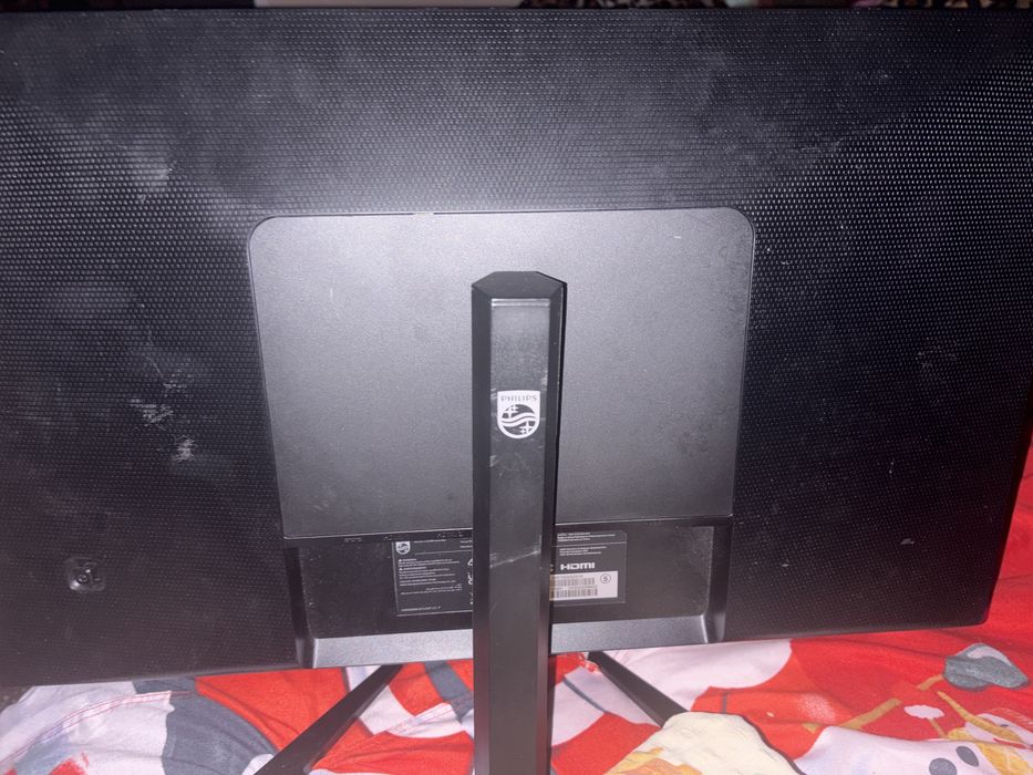 Vand monitor si 2 jocuri de xbox