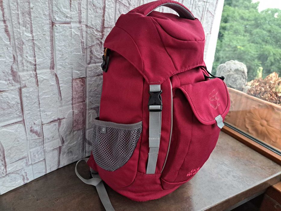мъжка/дамска раница Jack Wolfskin-винена ,текстилна чанта,туристическа