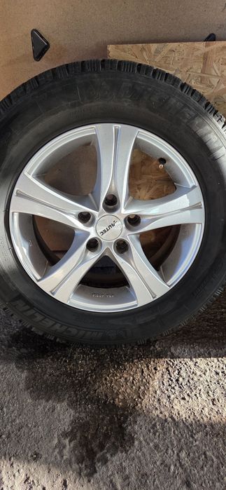 VW T5 Джанти със зимни гуми  215/65/16C 6,5J ЕТ40 5×120