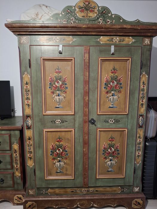 Vând set dormitor Voglauer, pictat manual