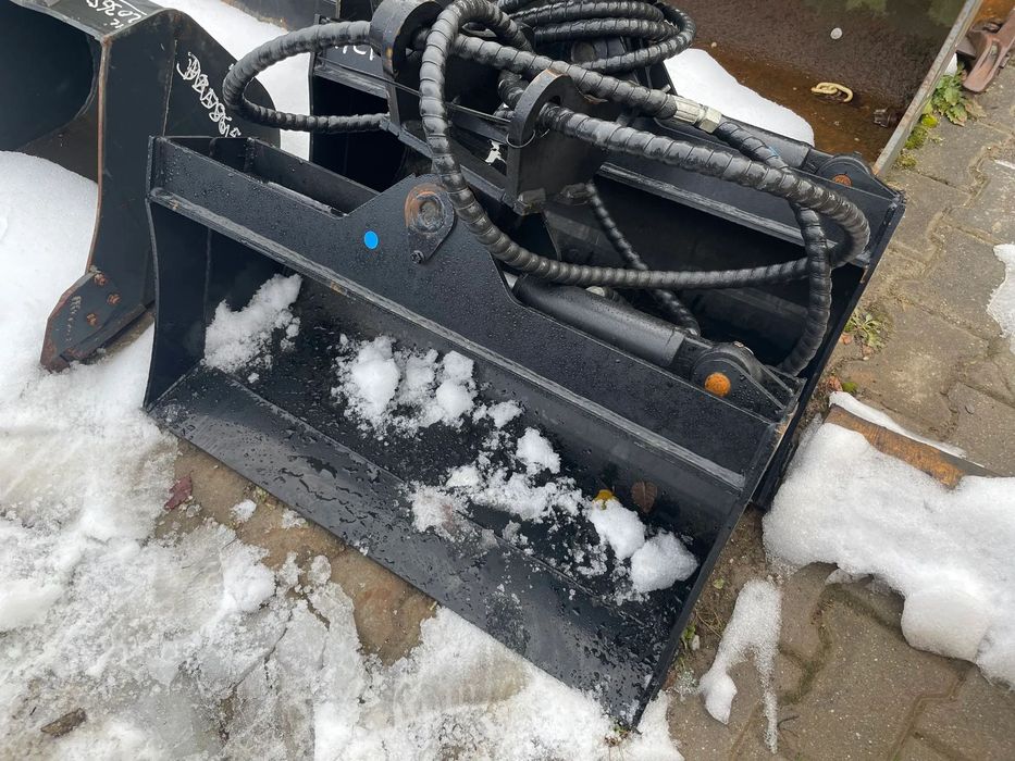 Cupa de taluz cu inclinare hidraulica pentru excavatoare de 2-3.5 tone