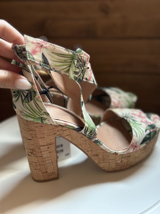 Sandale HM marimea 37 noi cu eticheta