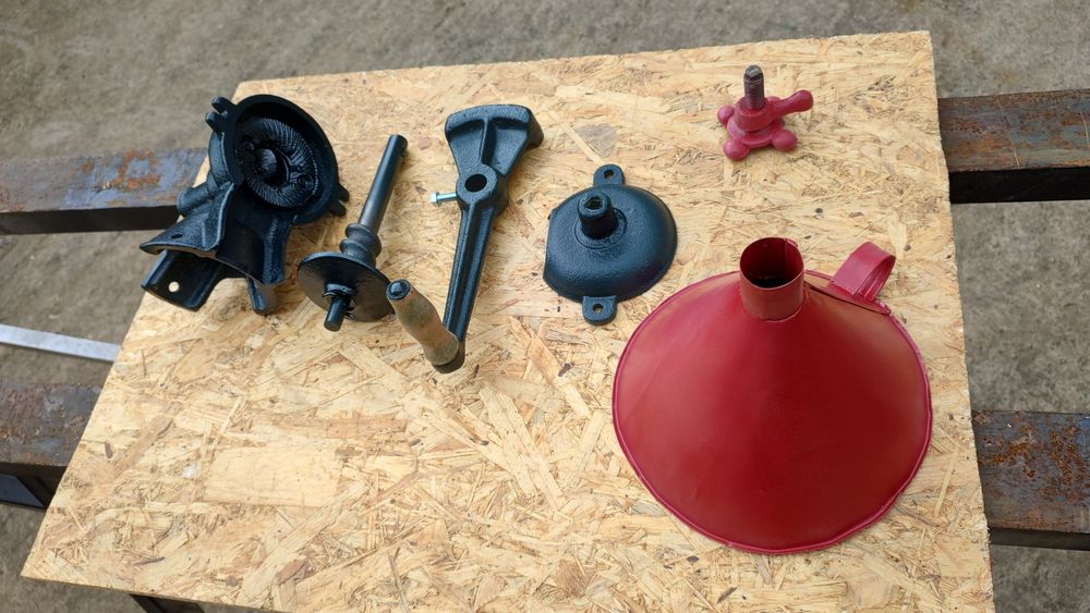 Moara veche de fontă,marca ILBO,românească