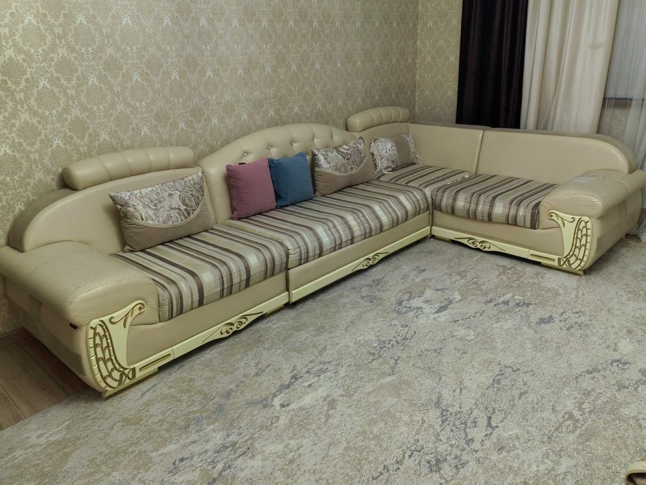 Продам диван углавой