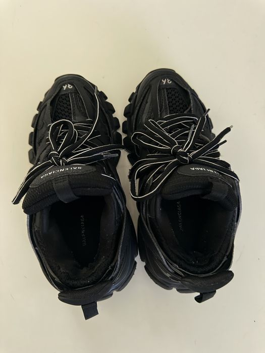 Balenciaga trainer track