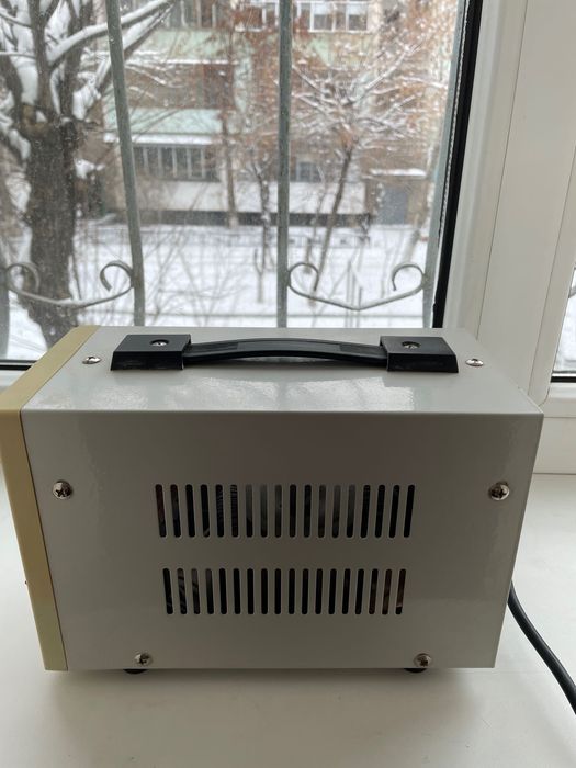 Стабилизатор напряжения